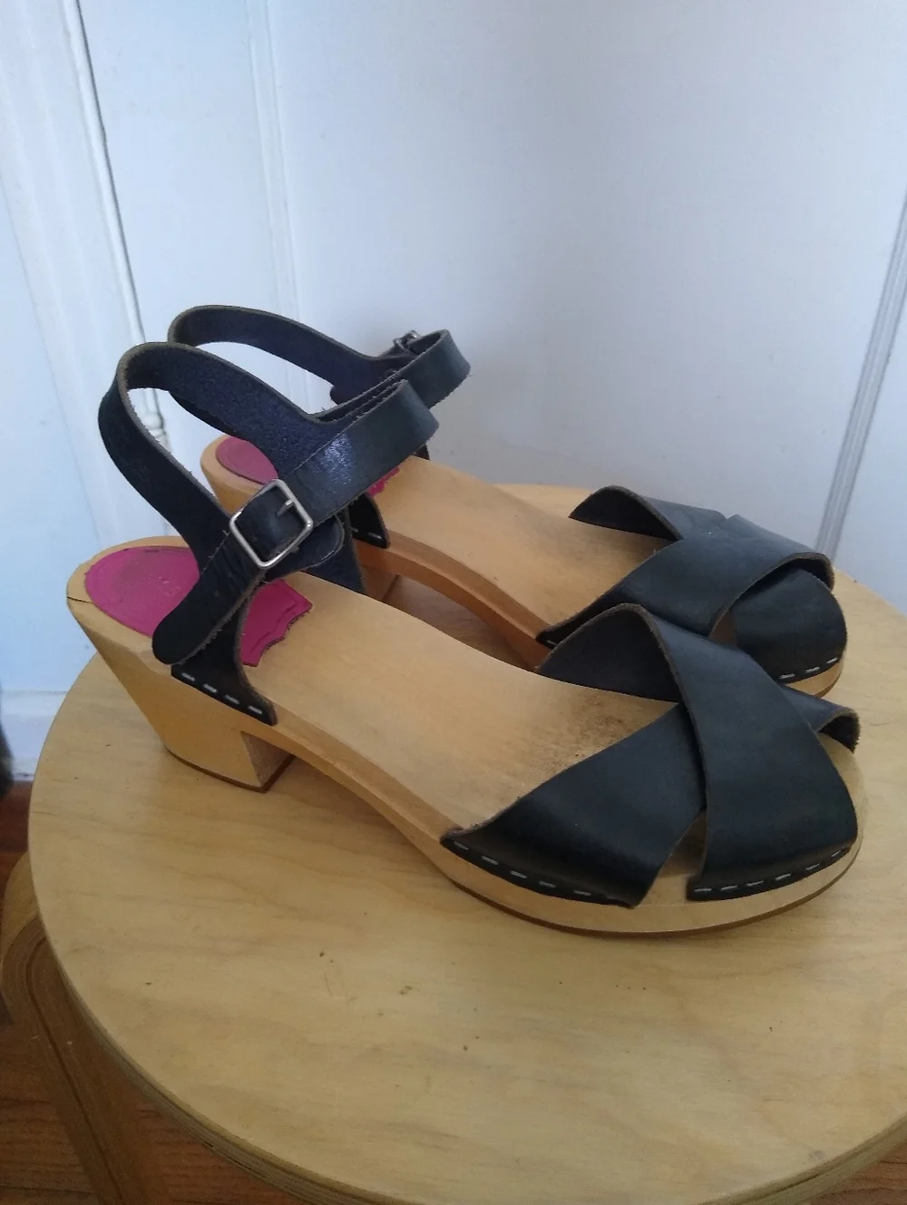 Swedish Hasbeens Cross Strap Clog Sandals - Picture 4 of 9
